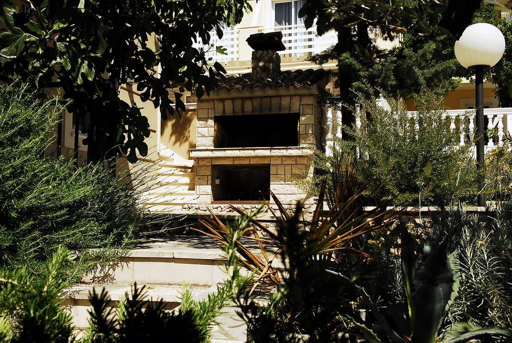 Apartments Maslina Primosten Bagian luar foto